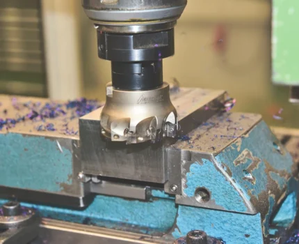 Maszyny do krojenia: serce efektywnej krojowni