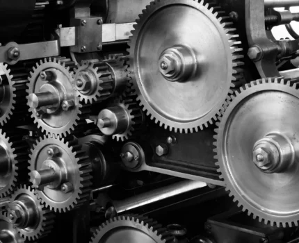 Lagowanie — klucz do efektywnego krojenia: jak wybrać odpowiednią maszynę