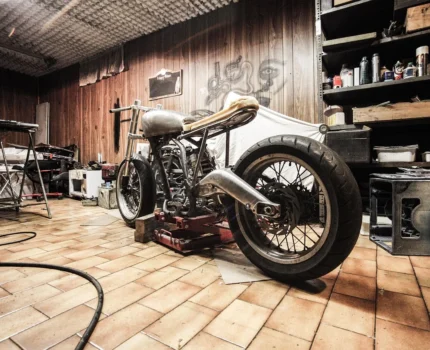 Profesjonalna naprawa posadzek przemysłowych: usuwanie pęknięć i naprawa dylatacji